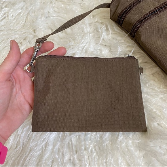 Baggallini Brown Crossbody Bag & Matching Wristlet - Picture 11 of 16